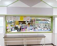 購買部があるのは、2号館奥1階。食堂隣りです。